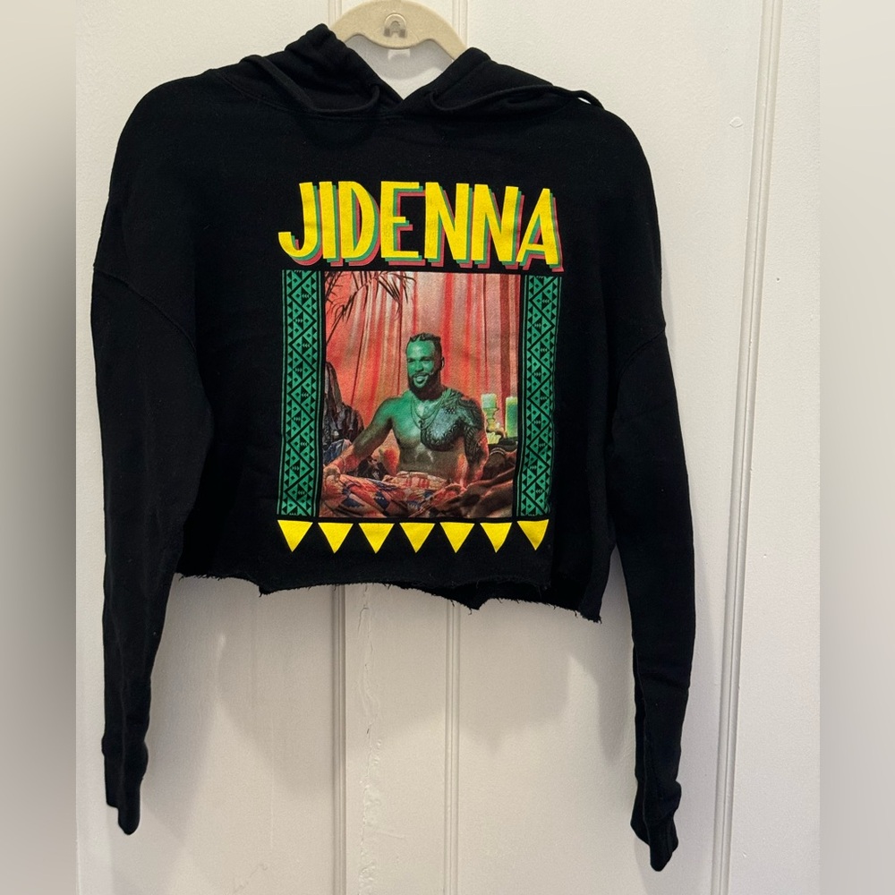 🏷️3/$20- Jidenna concert merch. Black cropped hoodie. Women’s size Small. EUC.